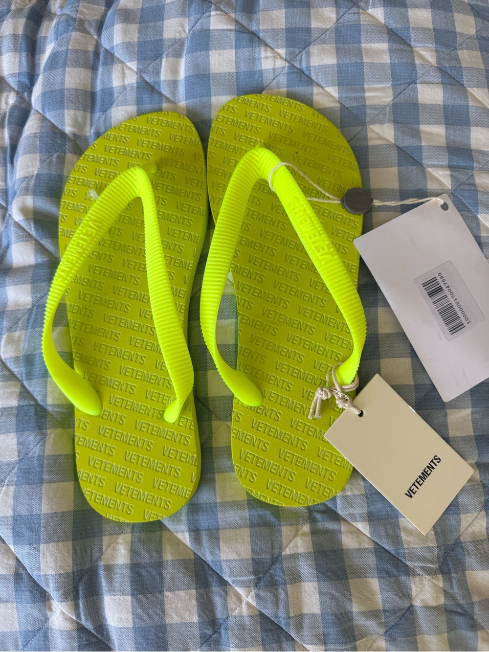 VETEMENTS Neon Yellow Multi Logo Flip Flops Sandals EU 41 NWT Made in Italy